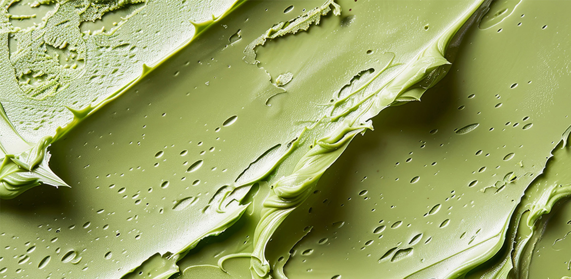 Hellgrüne Farbpaste mit streichfähiger Konsistenz für industrielle Anwendungen